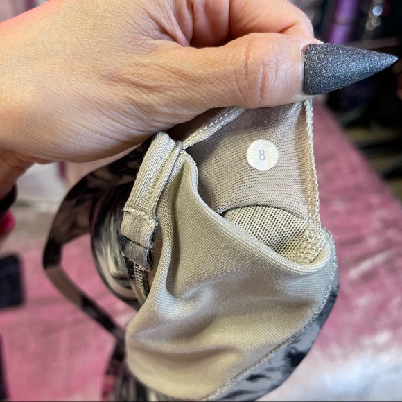 Lululemon Flow Y Bra IV
Great Granite Black Mojave Tan
Size 8 - Picture 12 of 12